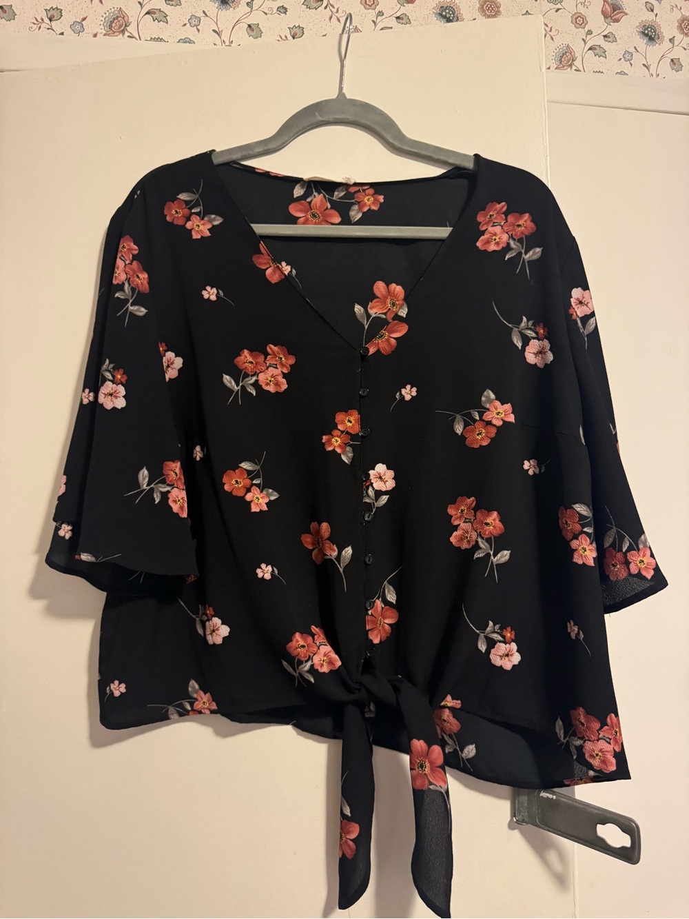 Lush Black Floral Tie-Front V-Neck Blouse with Coral Flowers